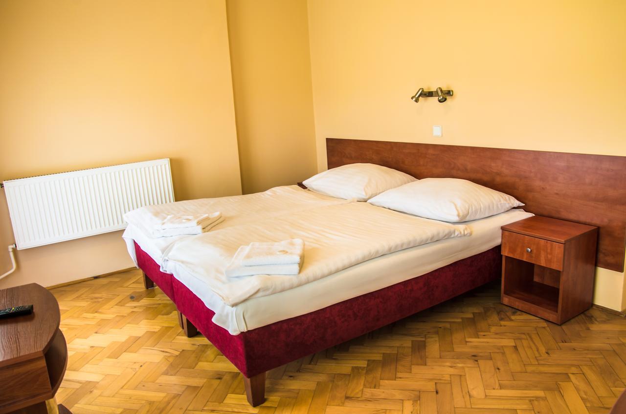 Hotel U Jezera Velky Osek Exterior photo